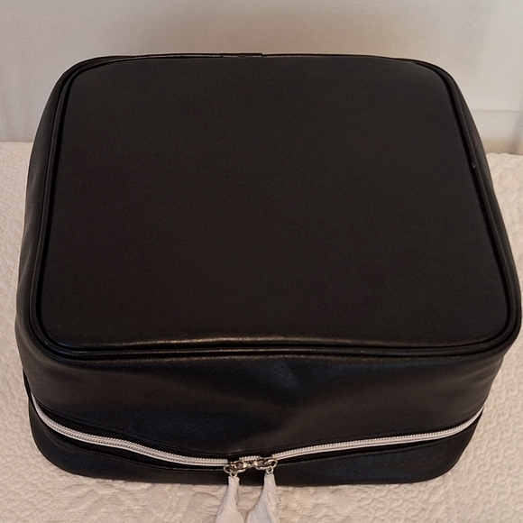 Lancome cosmetic case - NWOT - Picture 7 of 12